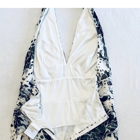 Tadashi silk halter dress Women’s 12 black white midi floral cocktail pleated. - Picture 12 of 14